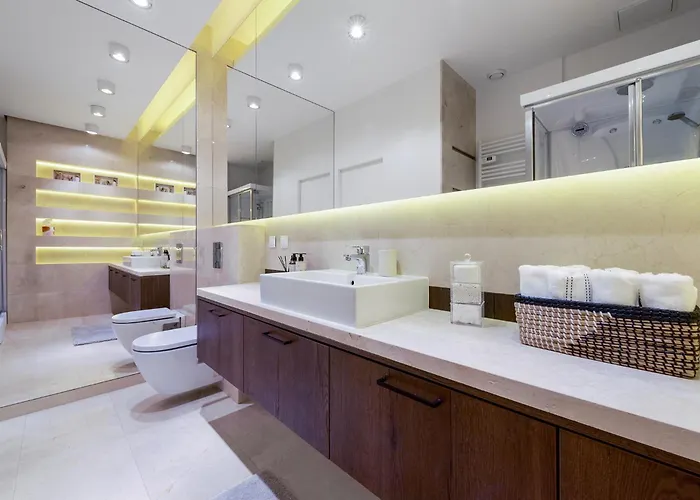 The Very Center Of Warsaw, Plac Dabrowskiego